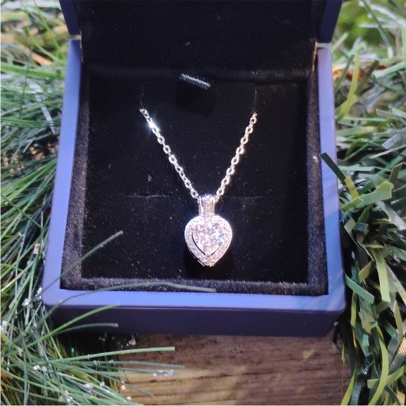 Moissanite Over 1cttw Heart Halo Sterling silver 16